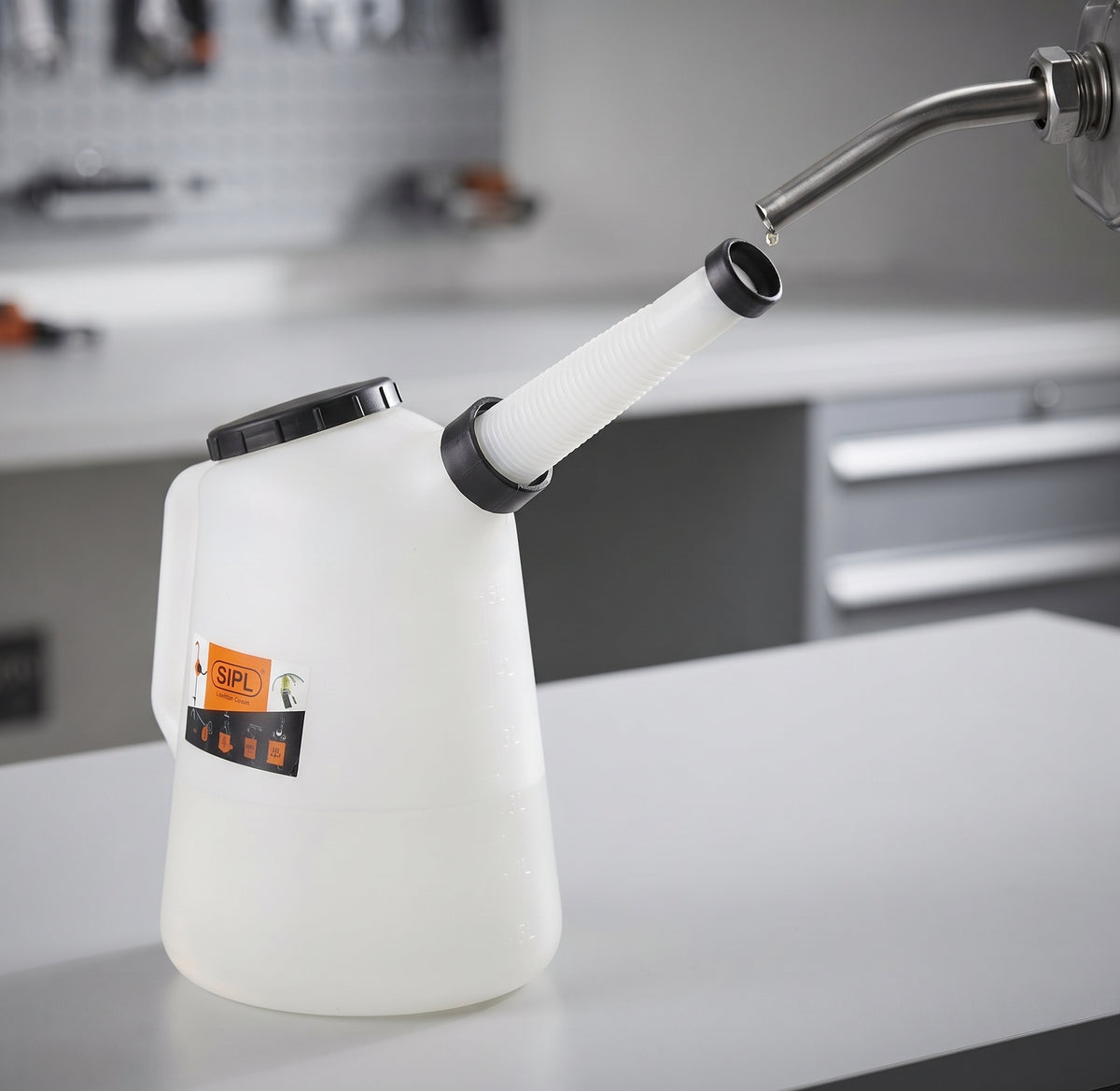 Measuring Jug with Flexi Spout & Lid – Fuel Oil Petrol Diesel Liquid Container | 1L 2L 5L